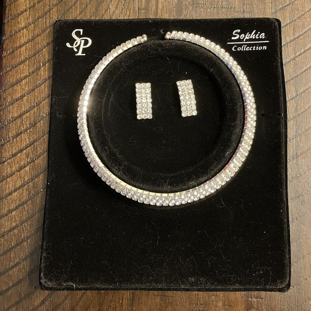 Beautiful Necklace and Earring Set - Picture 1 of 1
